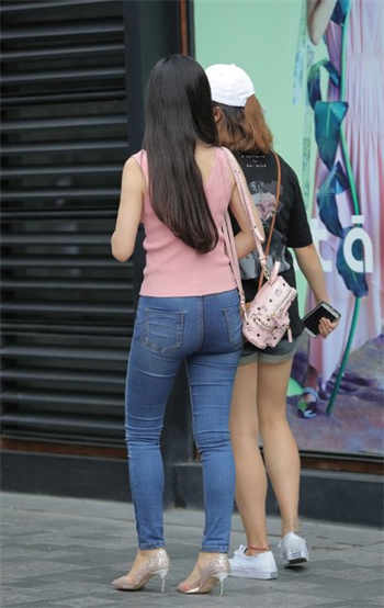 笑刑胳肢女孩子视频