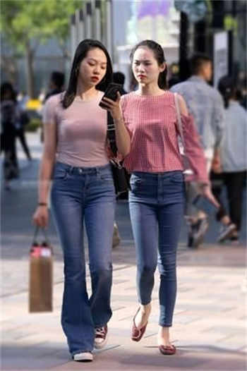 爸爸没钱还债拿女儿还