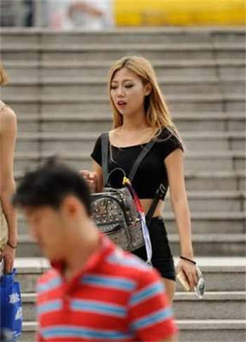 不戴套双飞老婆和闺蜜