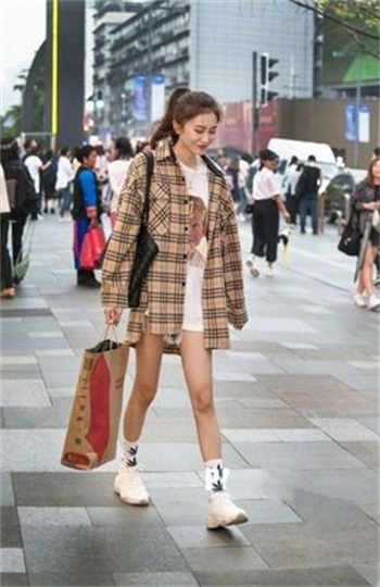 形容烟花美短暂伤感