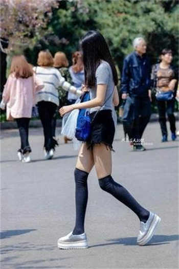 带着妻子参加互换游戏