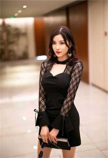 小清殿下白汉服自拍照