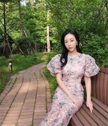 刘玥和她两个闺蜜01