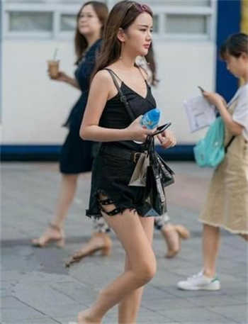 车模叶子本人图片