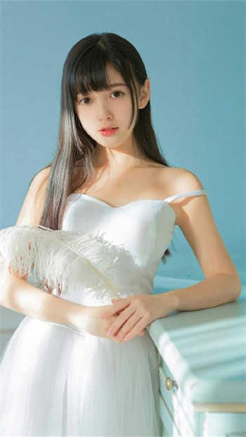 夏日的小公园的厕所里游戏