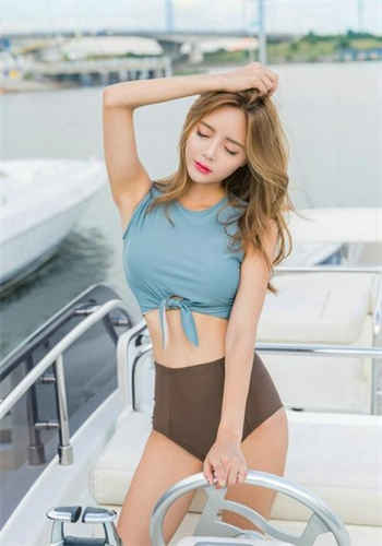 女的绑在地牢虫子钻进