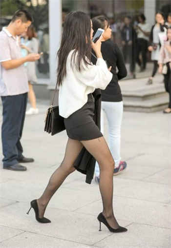 小清殿下白汉服自拍照