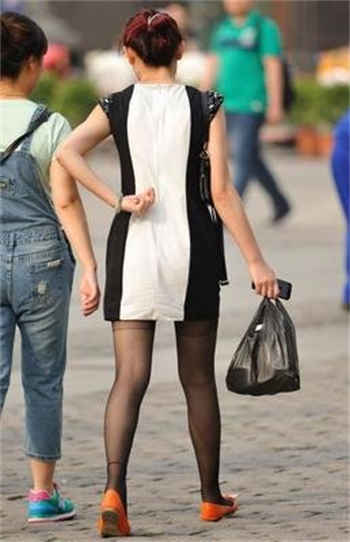 老婆一个人在电子厂上班