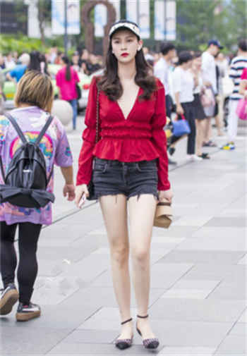 宜家商场视频女主角
