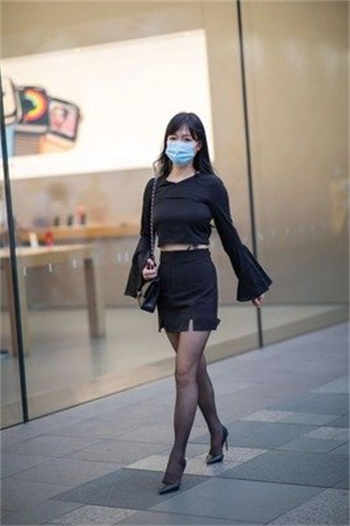 《地下室的秘密》