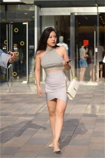 只为你回眸一笑 夜莫深