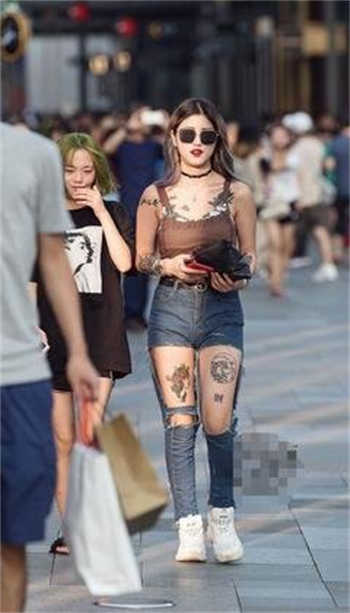 后宫例行惩戒